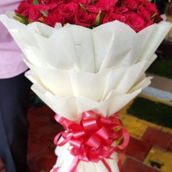 50 red roses bouquet